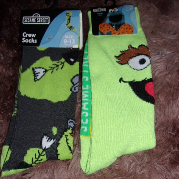 Sesame Street Crew Socks bundle 2 Pairs Oscar the Grouch, New - Picture 1 of 3